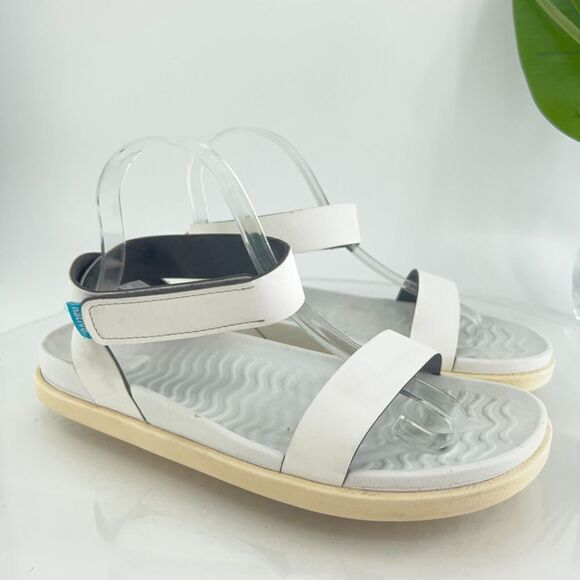 Native Juliet Shell Sandals Women's Size 10 White Platform Ankle Strap Flat - Picture 1 of 12